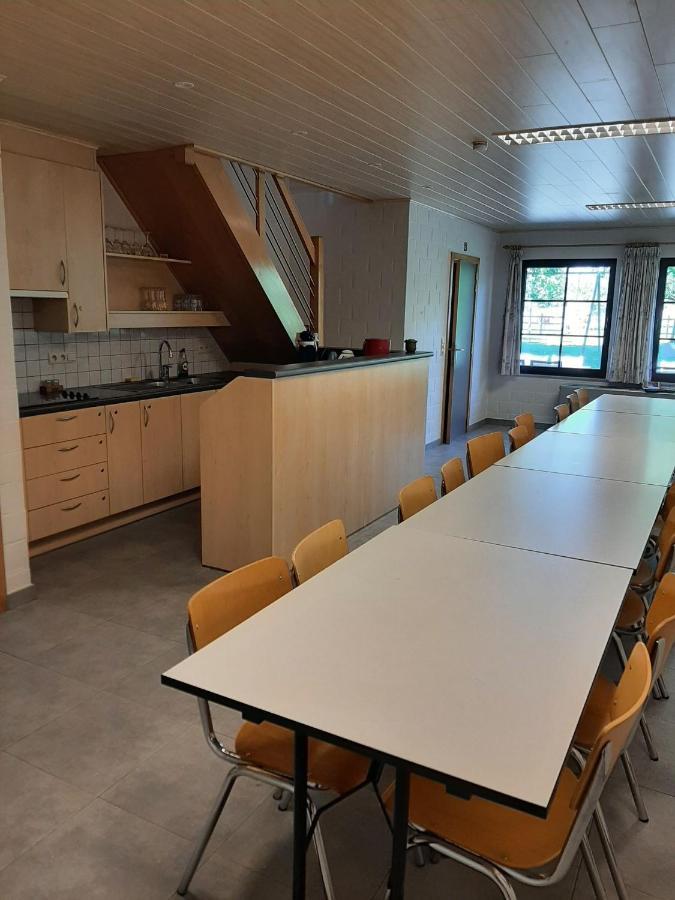 De Meiboom Vakantiehoeve Tot 21 Pers Langemark Bagian luar foto
